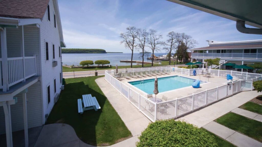 resorts in door county