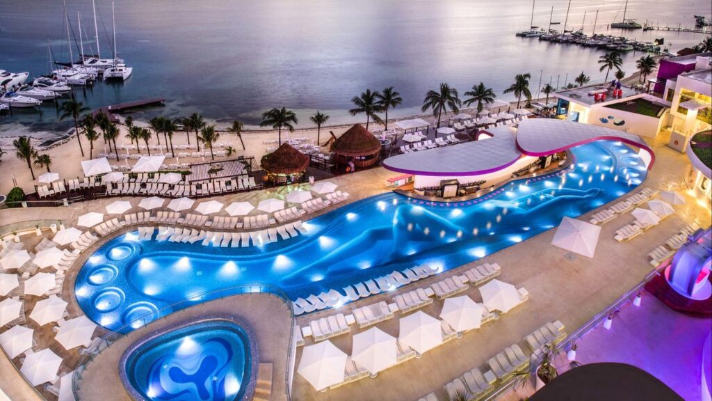 best party resorts in cancun