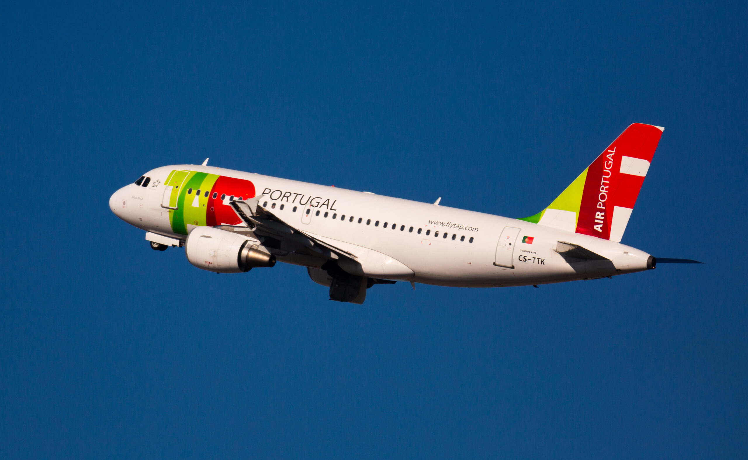 flights from Lisbon to London